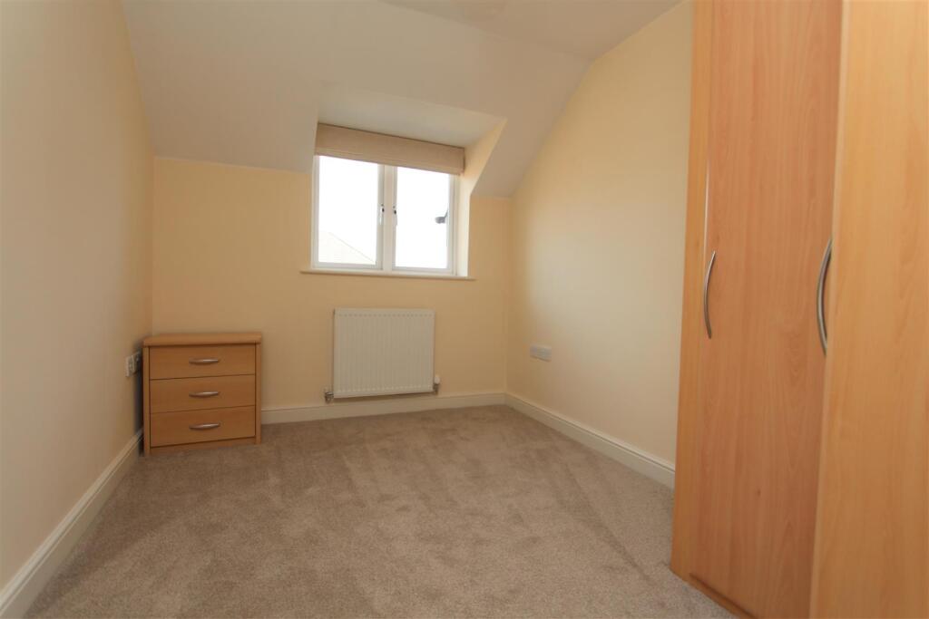 IMG_7812 - second bedroom 1.jpg