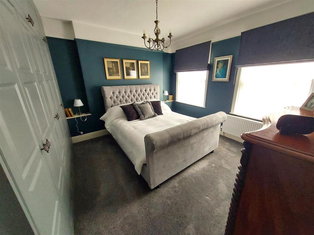 bed 1.jpg