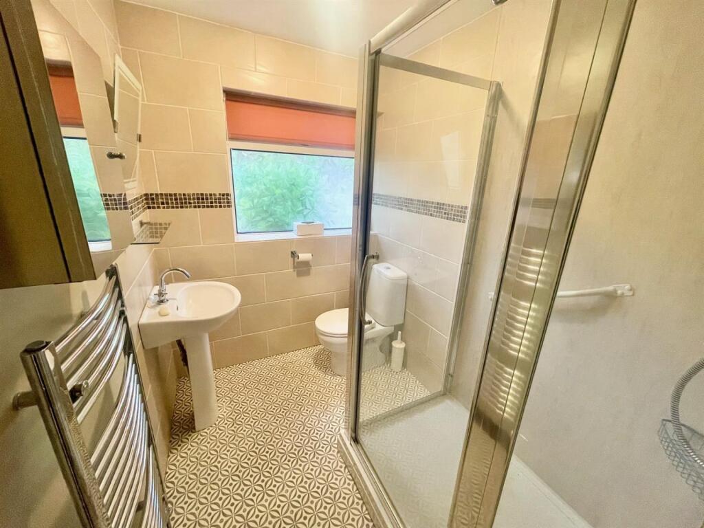 Shower Room 2.jpg