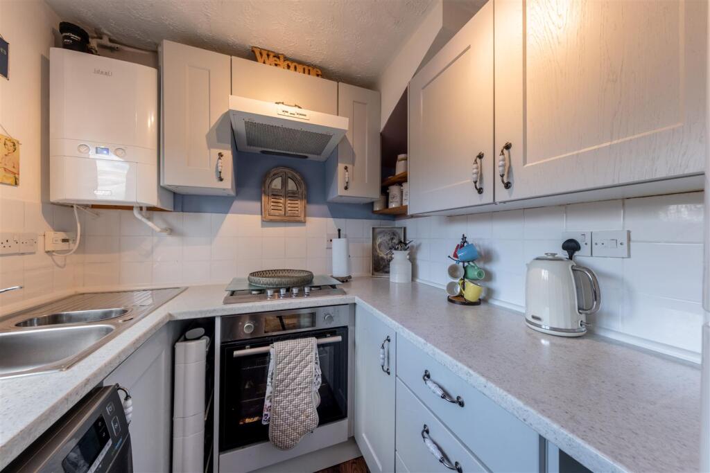 1 Audlem Drive-002.jpg