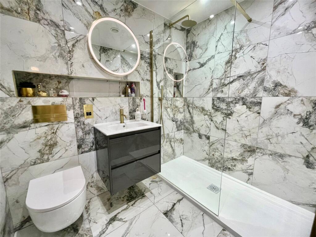 Master En-Suite