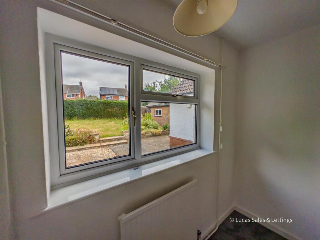 112 Gipsy Lane Kettering-07.jpg