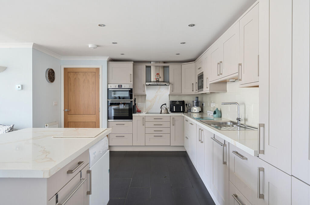 1295902-26-682b69...