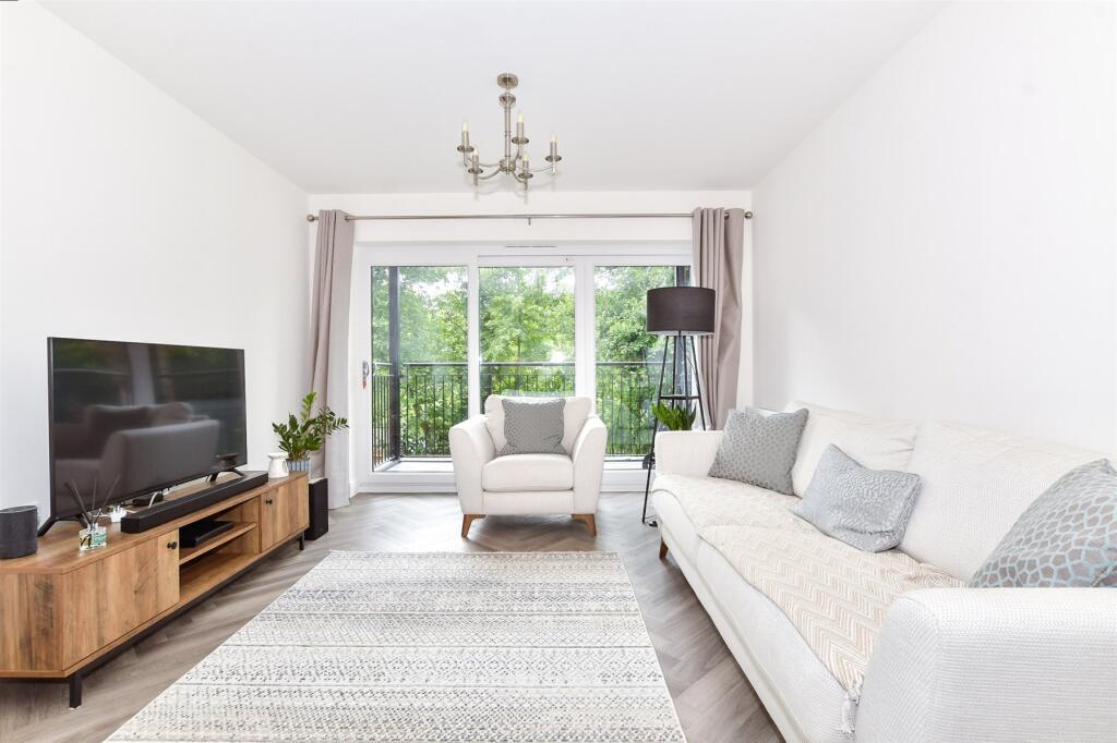 Kitchen/Lounge/Dining Area