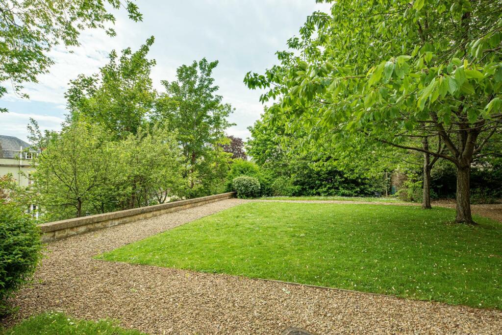 Gardens_1.jpg