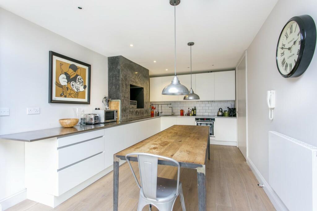 Kitchen &amp; Dining