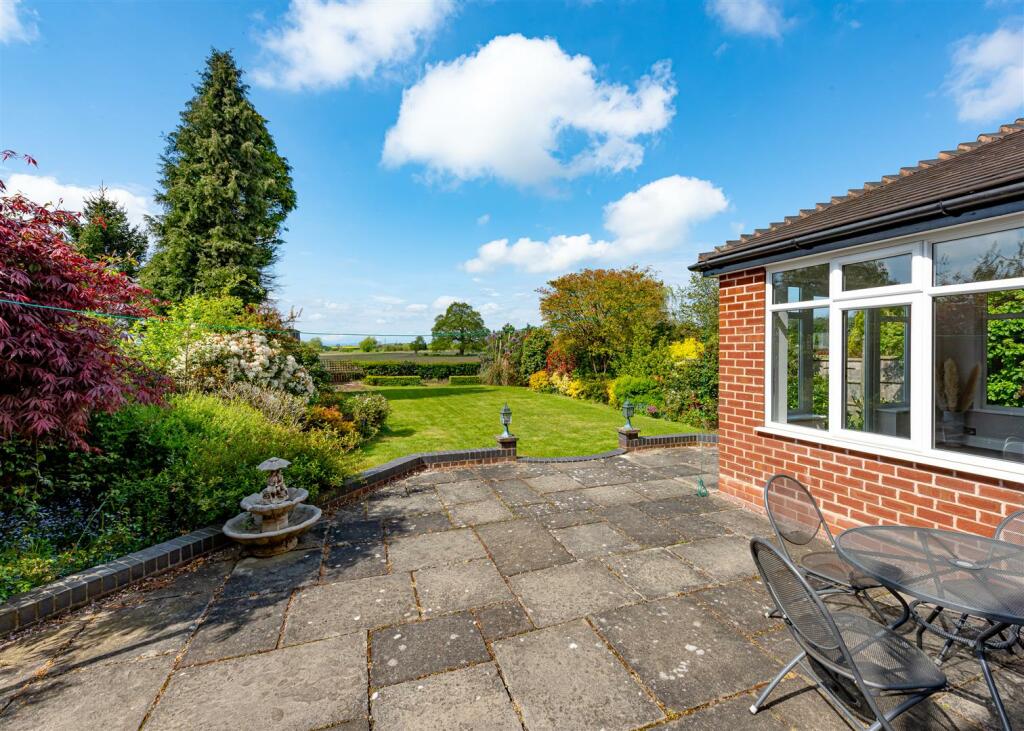 59 Sabrina Road-garden1.jpg