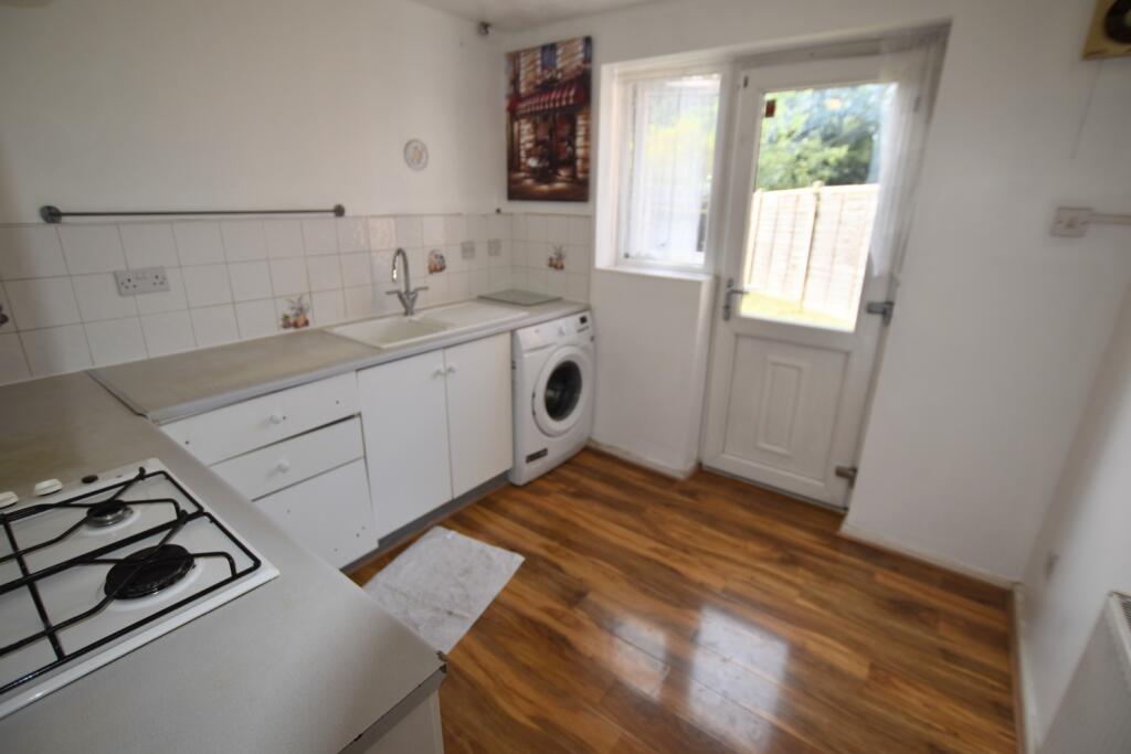 40 Rhodes Place kitchen