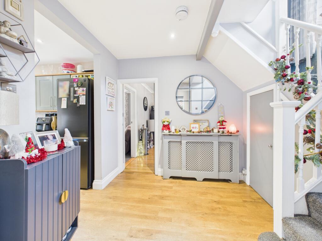 CAM02119G0-PR0497-STILL015