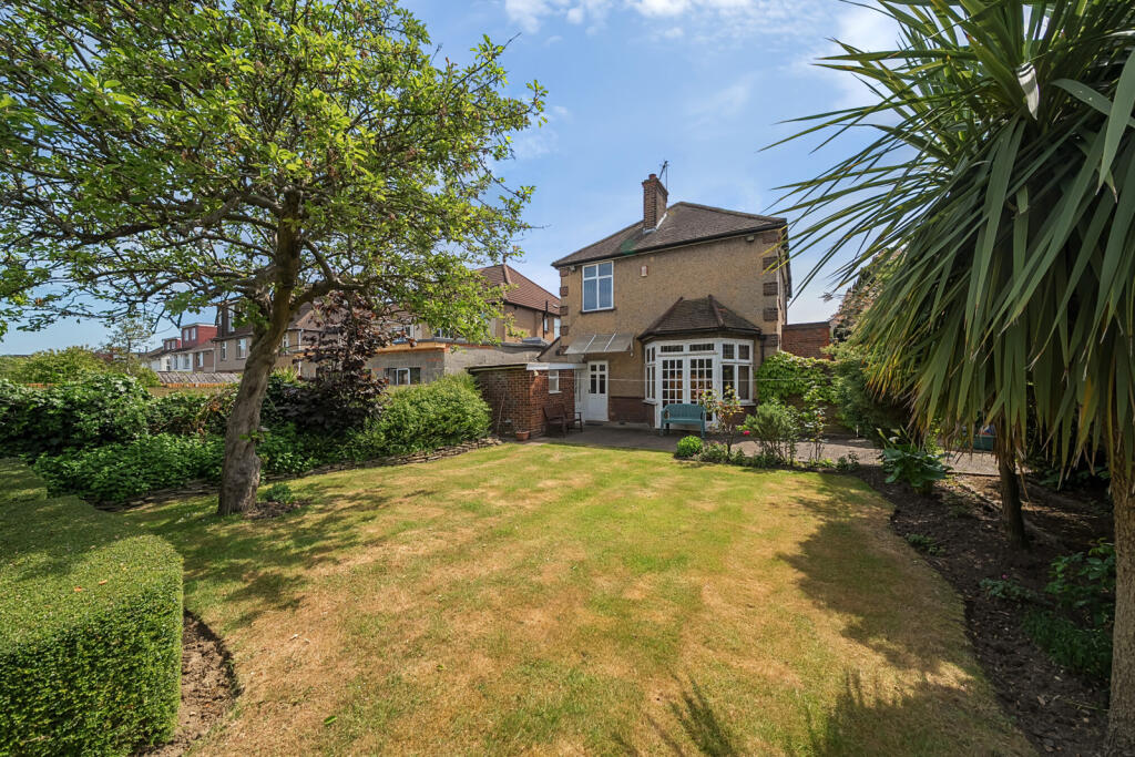 1296183-5-682c6ee...