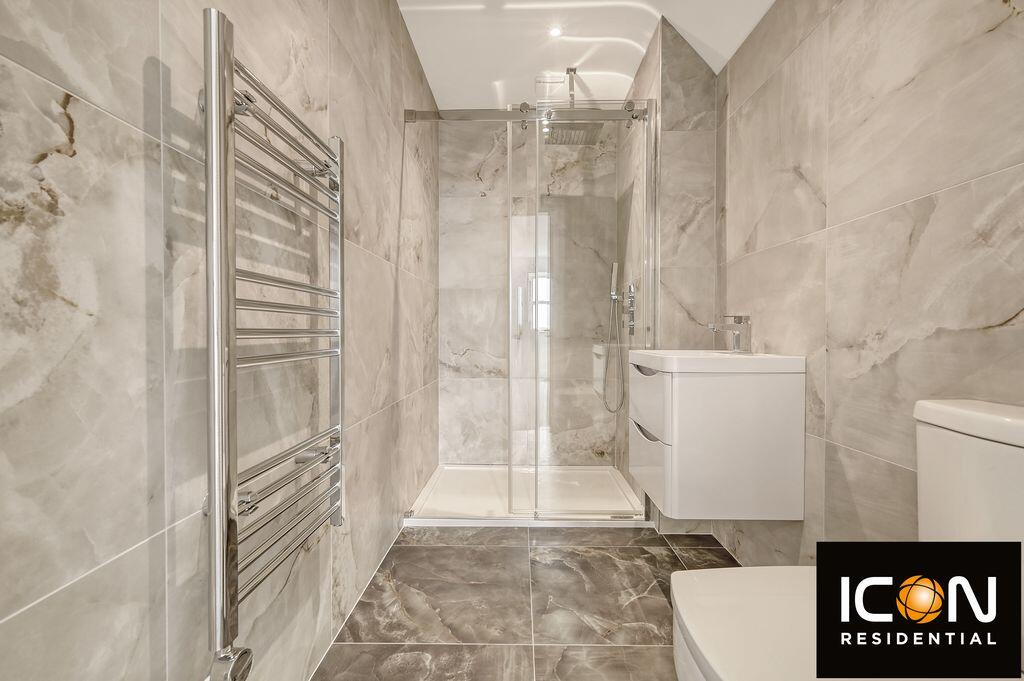 Bedroom 5 Ensuite