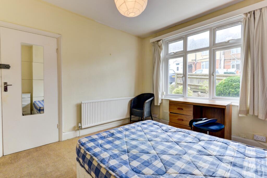 101 Coombe Road Bedroom 1