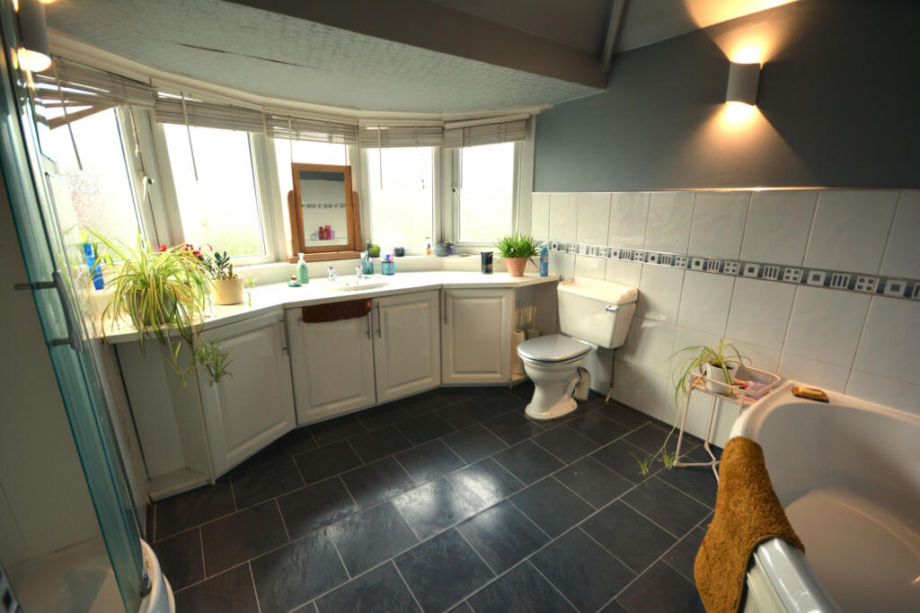 Large Family Bathroom