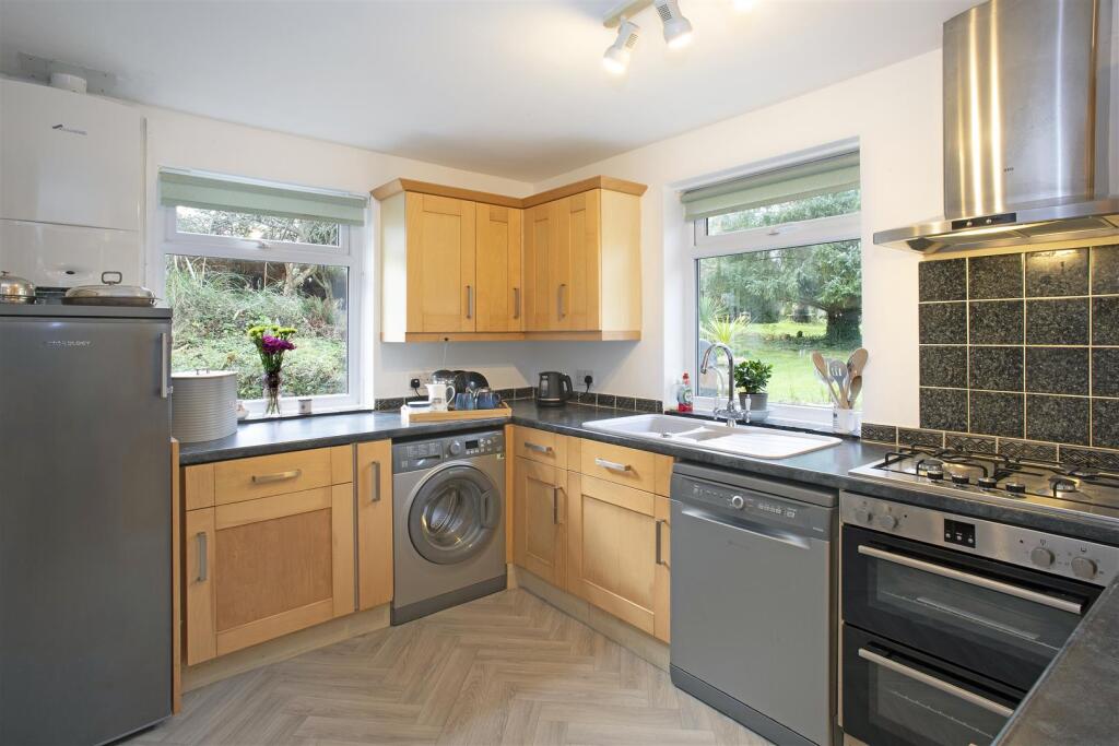 Kitchen/ Dining Room