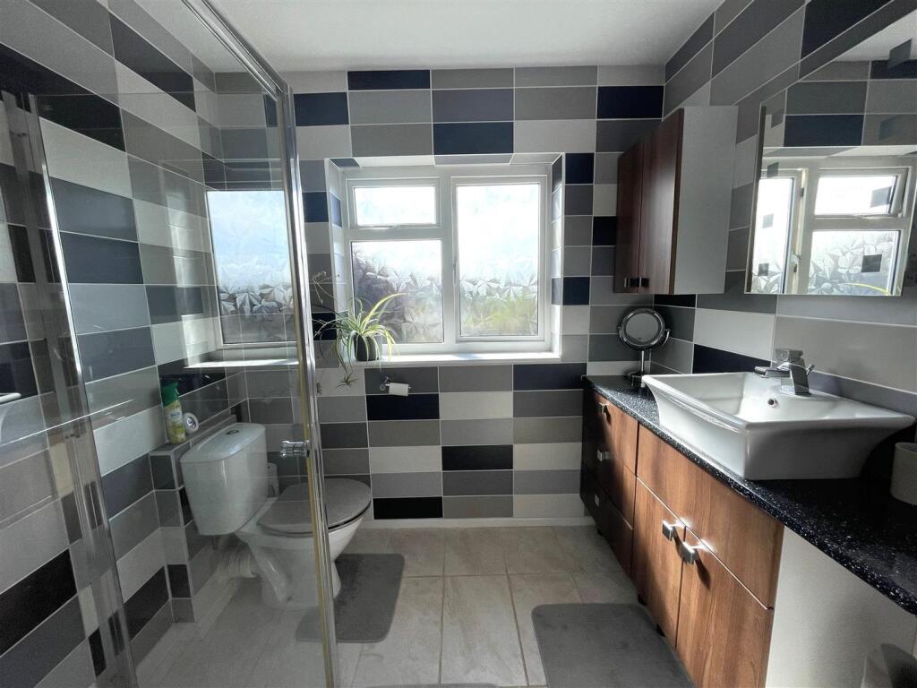 Ensuite