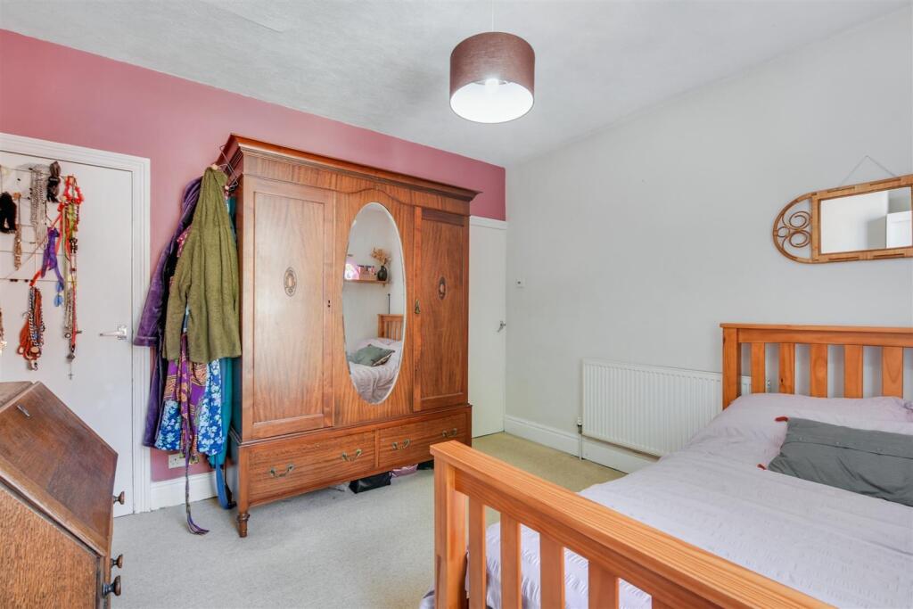 Bedroom 1_2.jpeg