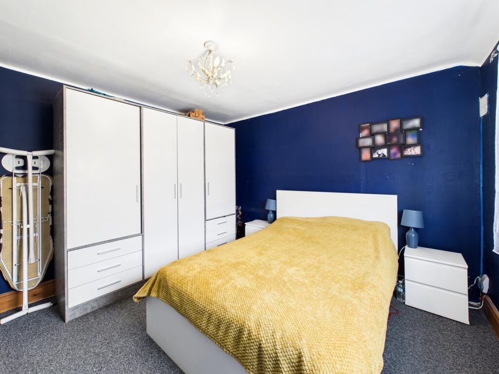 CAM05192G0-PR0163-STILL039