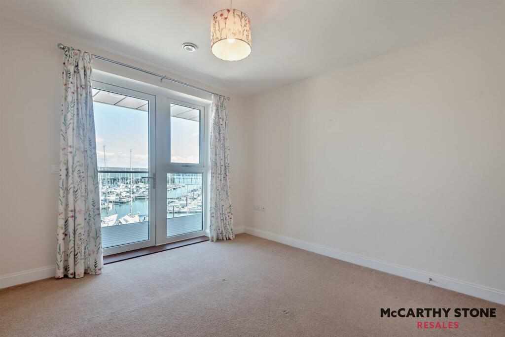 8604272-interior08-800.JPG