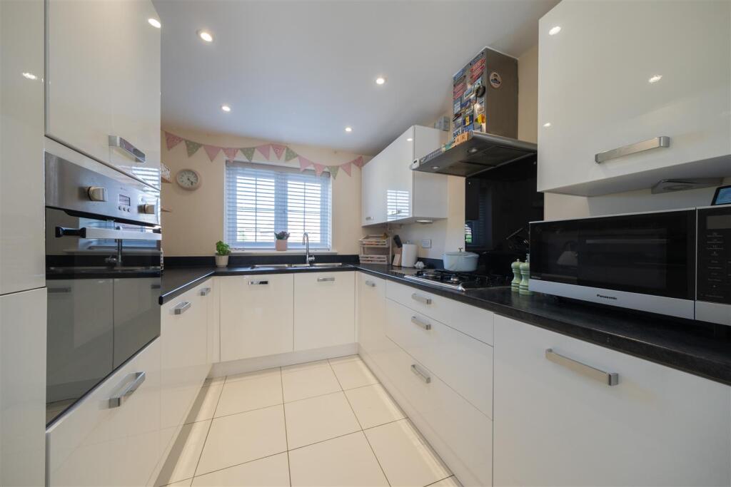 26 Holcroft Drive-005.jpg