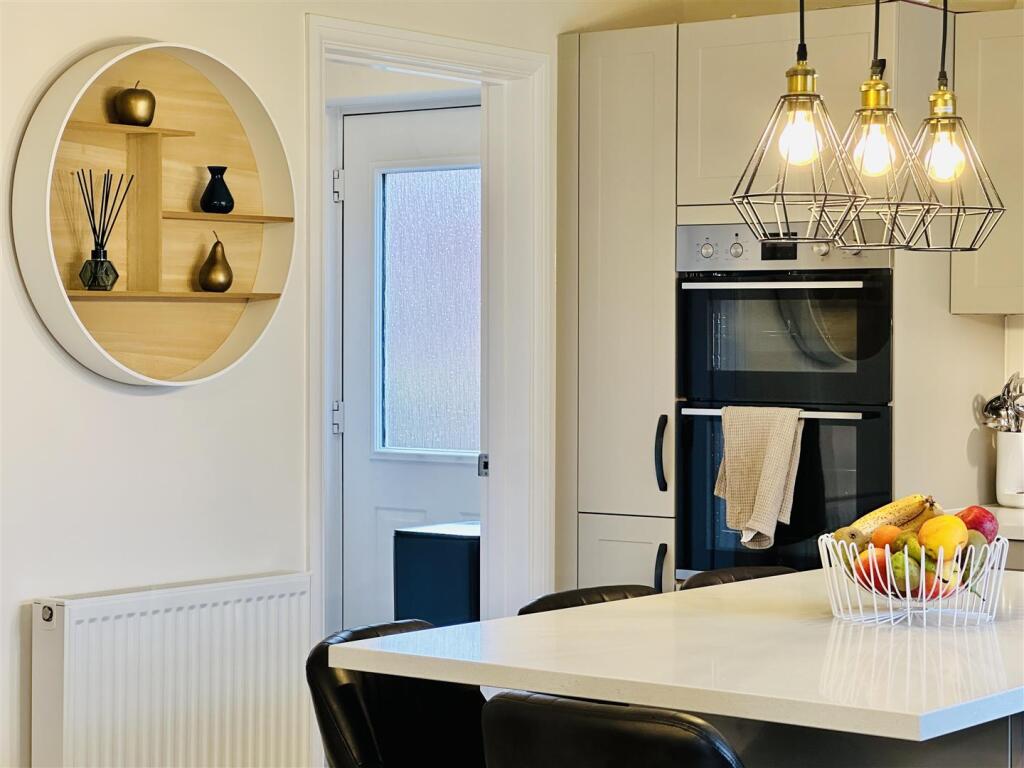 KITCHEN AND DINER