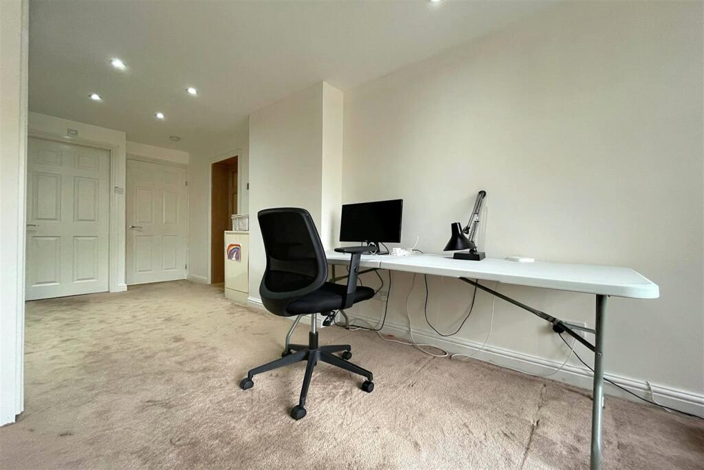 Bedroom/Study