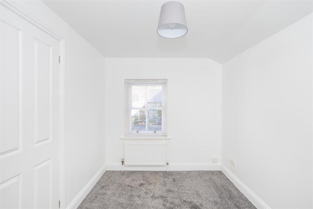 BEDROOM.jpg