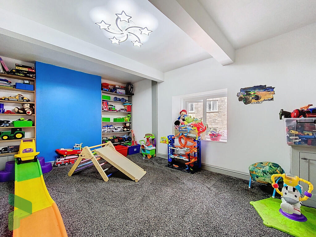 Living Room curre...