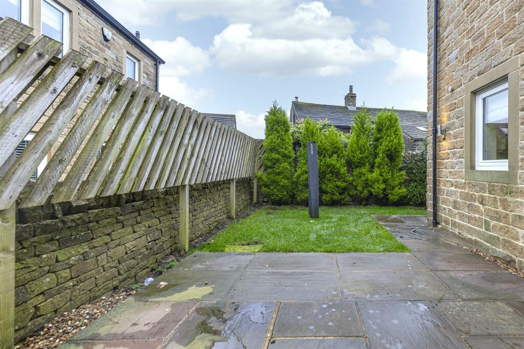 Bramleys Estate Agents - Beech Court - Farnley Tya