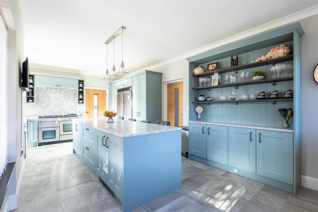 BREAKFAST KITCHEN