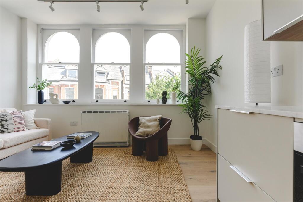 Clissold Crescent-13.jpg