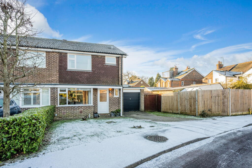 The Hawthorns, Oxted, RH8 9PX