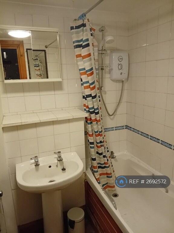 Electric Shower And Bath