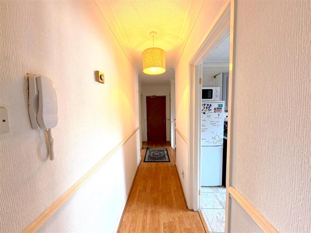 hallway 1.jpg
