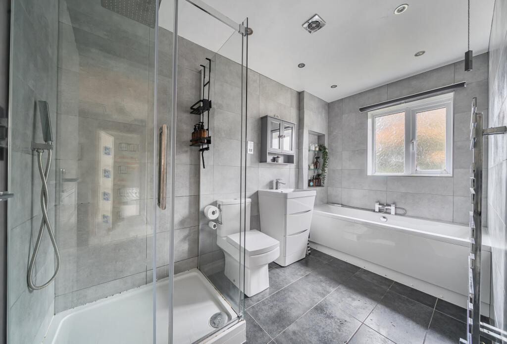 1372365-17-68fa43...