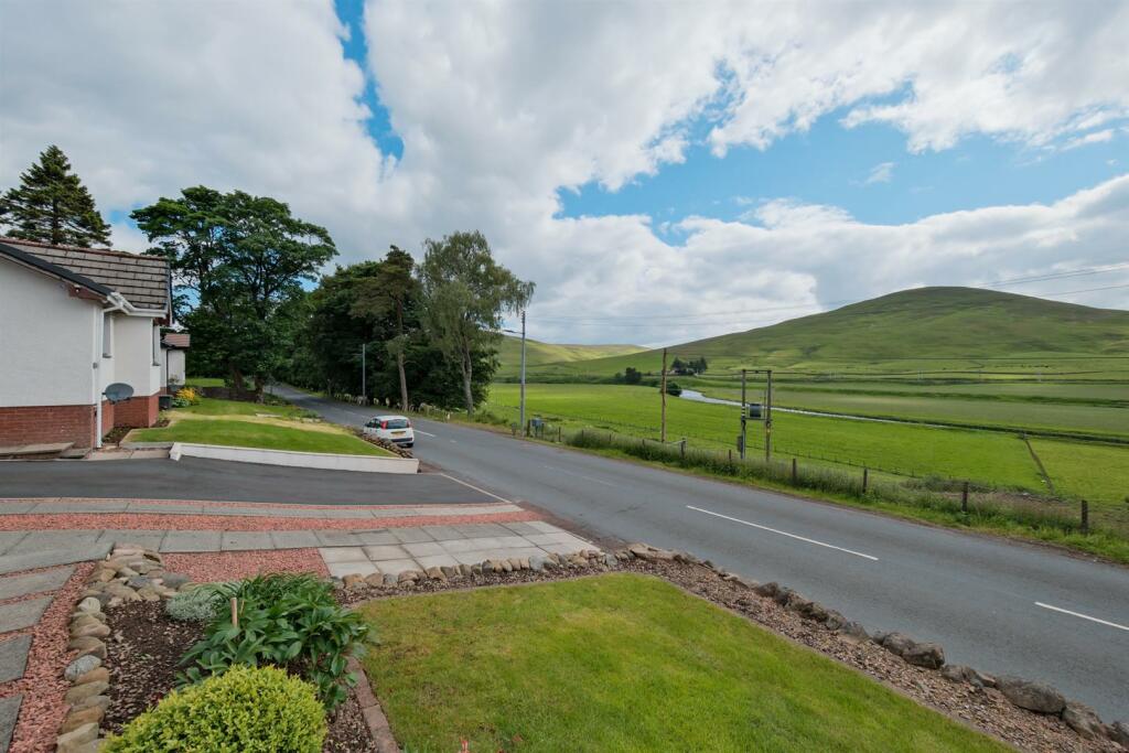 001-37, Edinburgh Road Abington, ML12 6SA.jpg