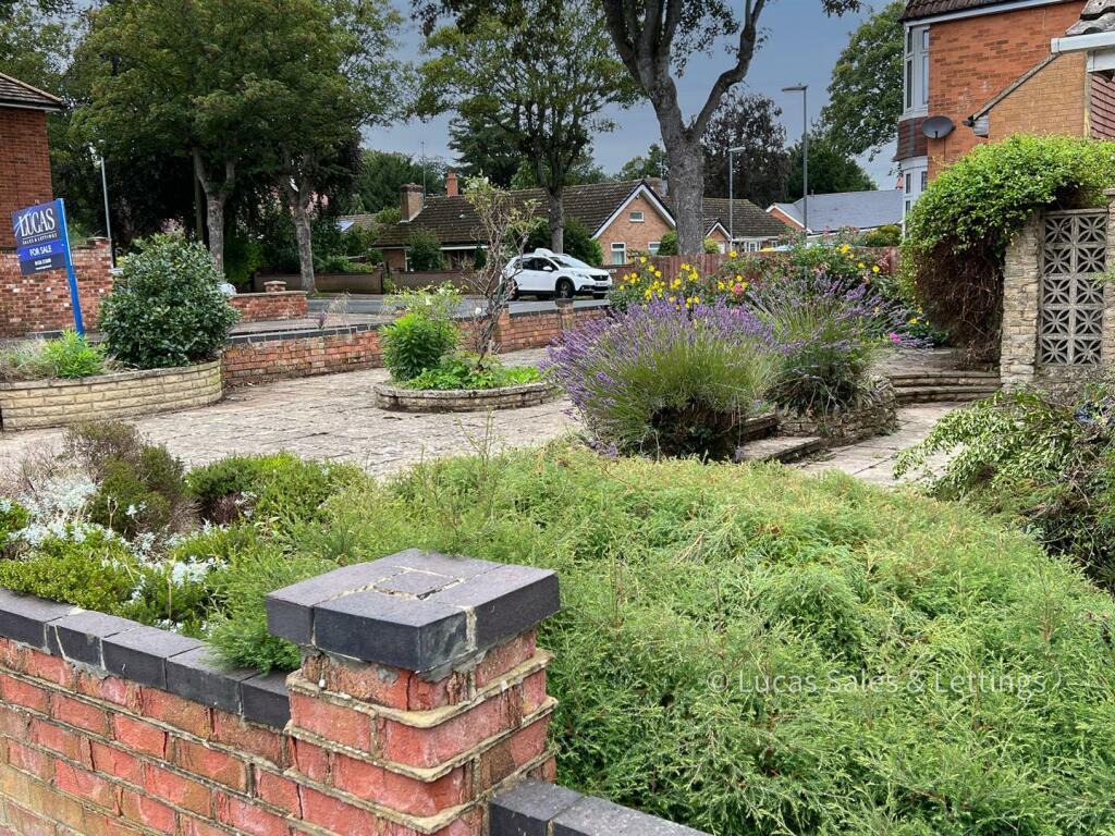 74 St Michaels Rd Kettering-11.jpg