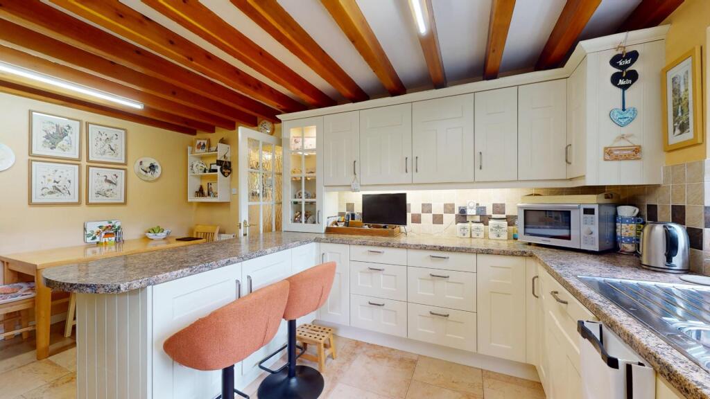 KITCHEN/BREAKFAST ROOM