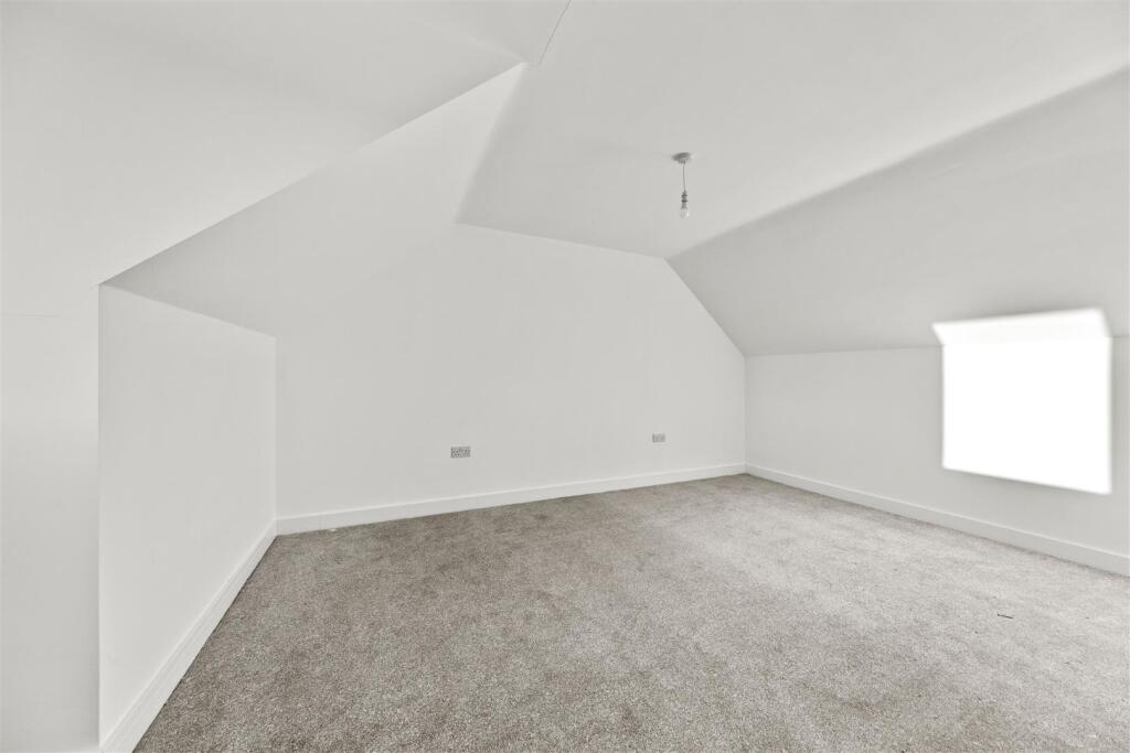 Transvaal Terrace Master Bedroom 2.jpg