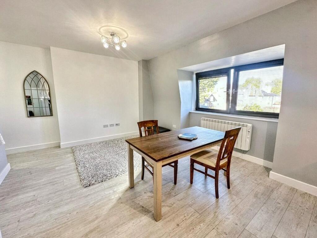 WhatsApp Image 20250925 at 172034_25b3e6fe.jpg