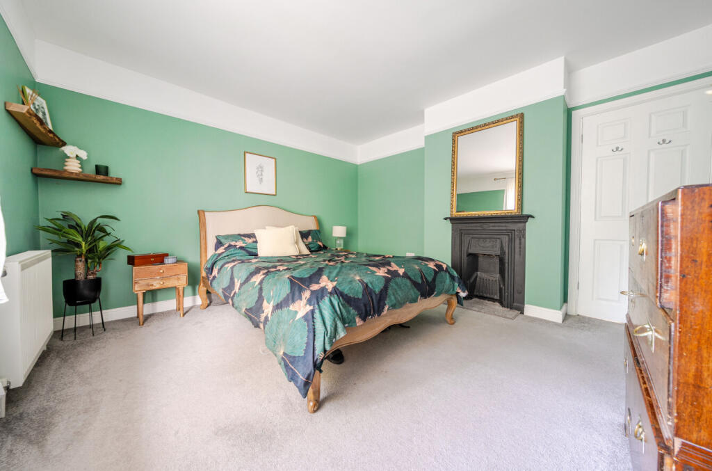 1305437-26-68470f...