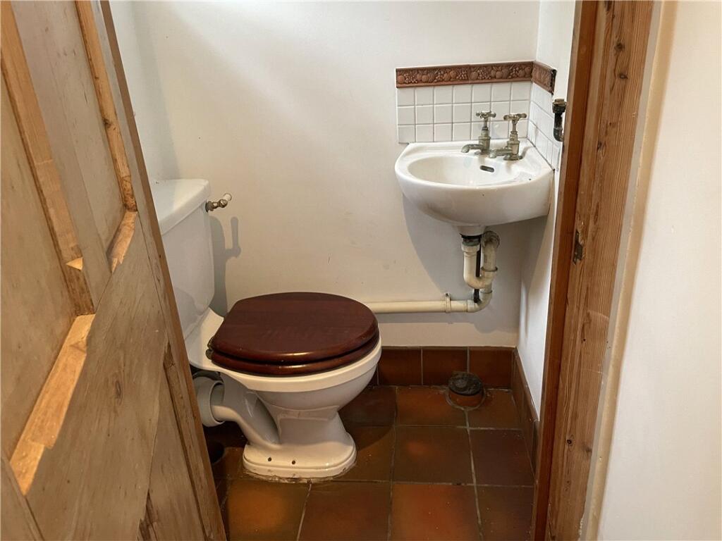 Wc Garden Room