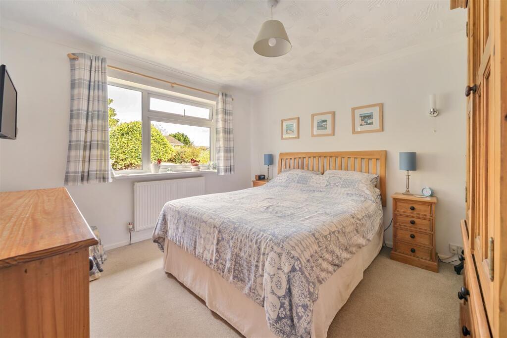 Abbotts Park Bed 1.jpg