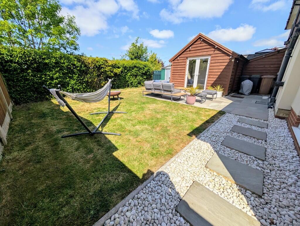 PXL_20250517_1000...