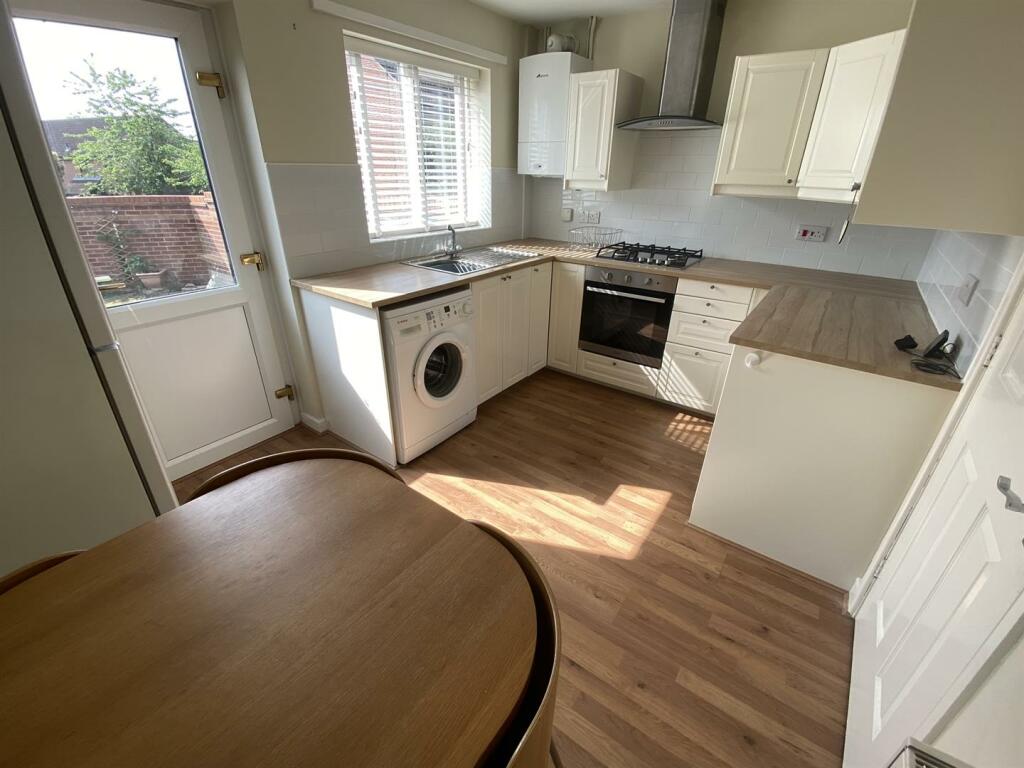 Dining kitchen