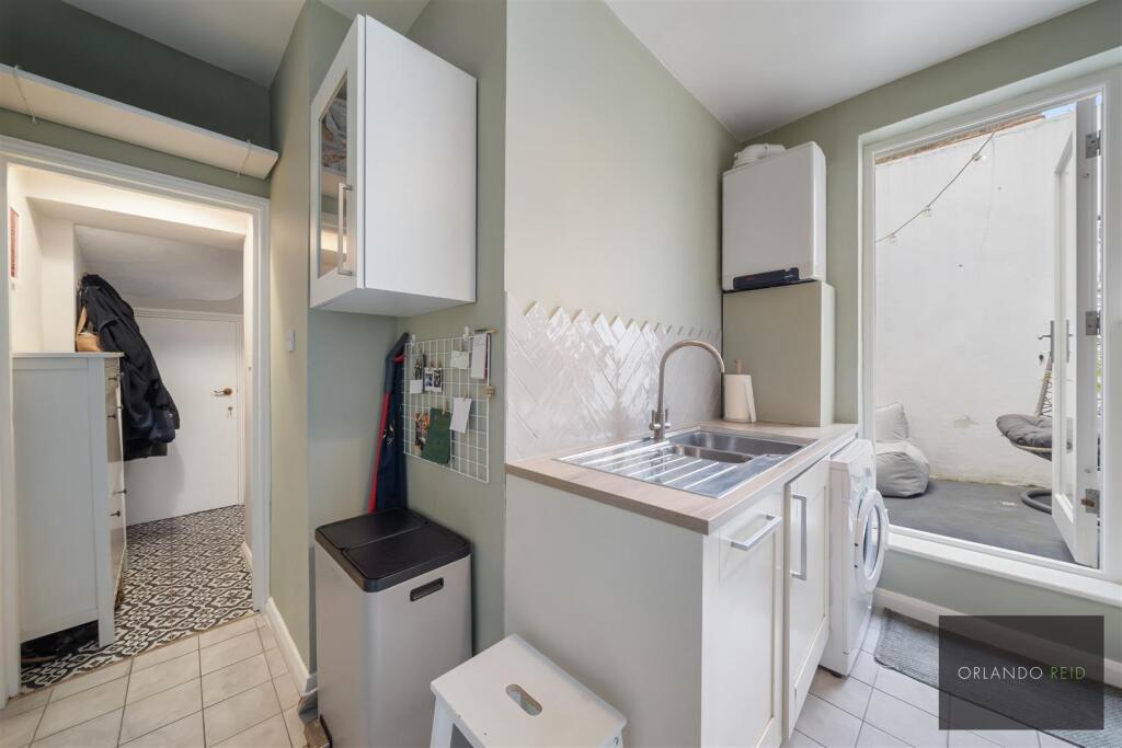 59A Brayburne Avenue SW4 6AB-10.jpg