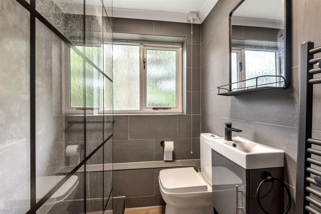 Shower room.jpg