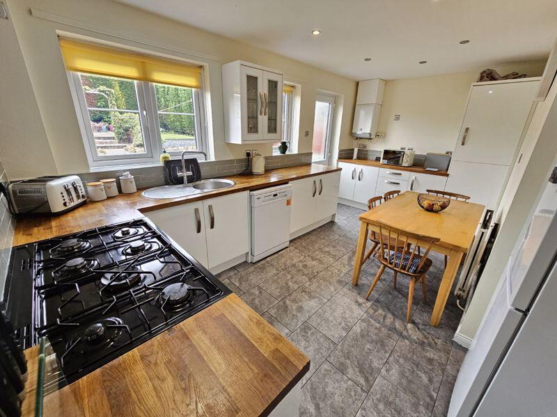 Kitchen/Breakfast Room