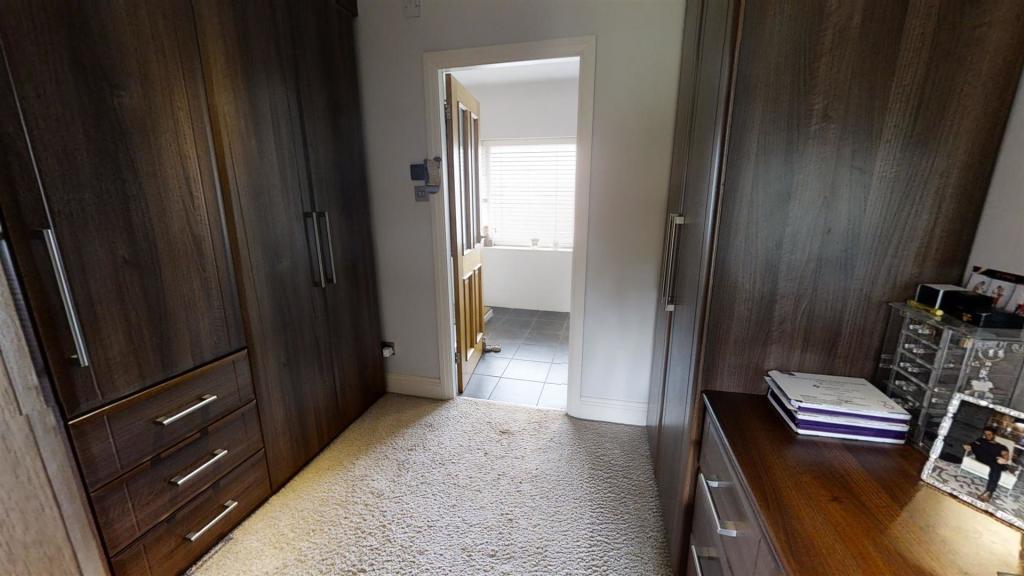 master bedroom walk in wardrobe.jpg