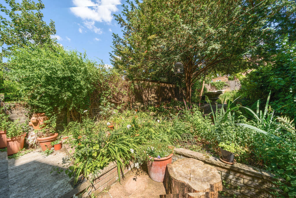 1326962-5-687a570...