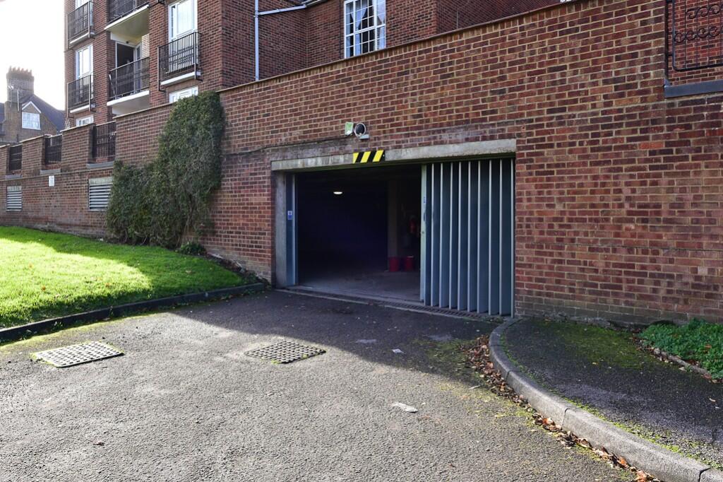 UNDR GROUND CAR PARK